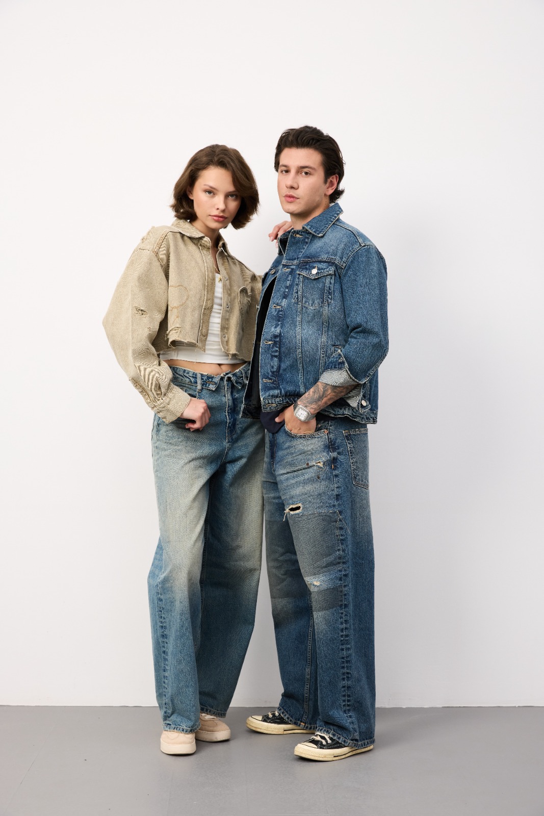 Atlas Denim kumaşından üretilen örnek denim ürün — manken çekimi 18
