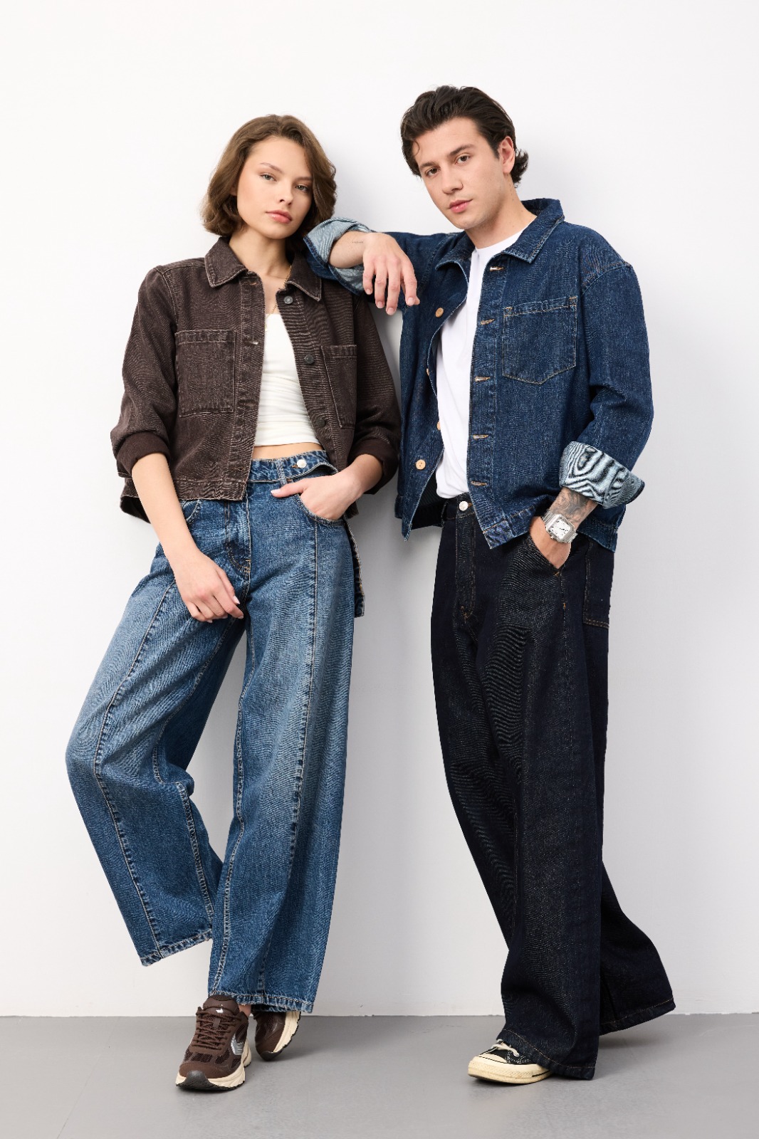 Atlas Denim kumaşından üretilen örnek denim ürün — manken çekimi 19