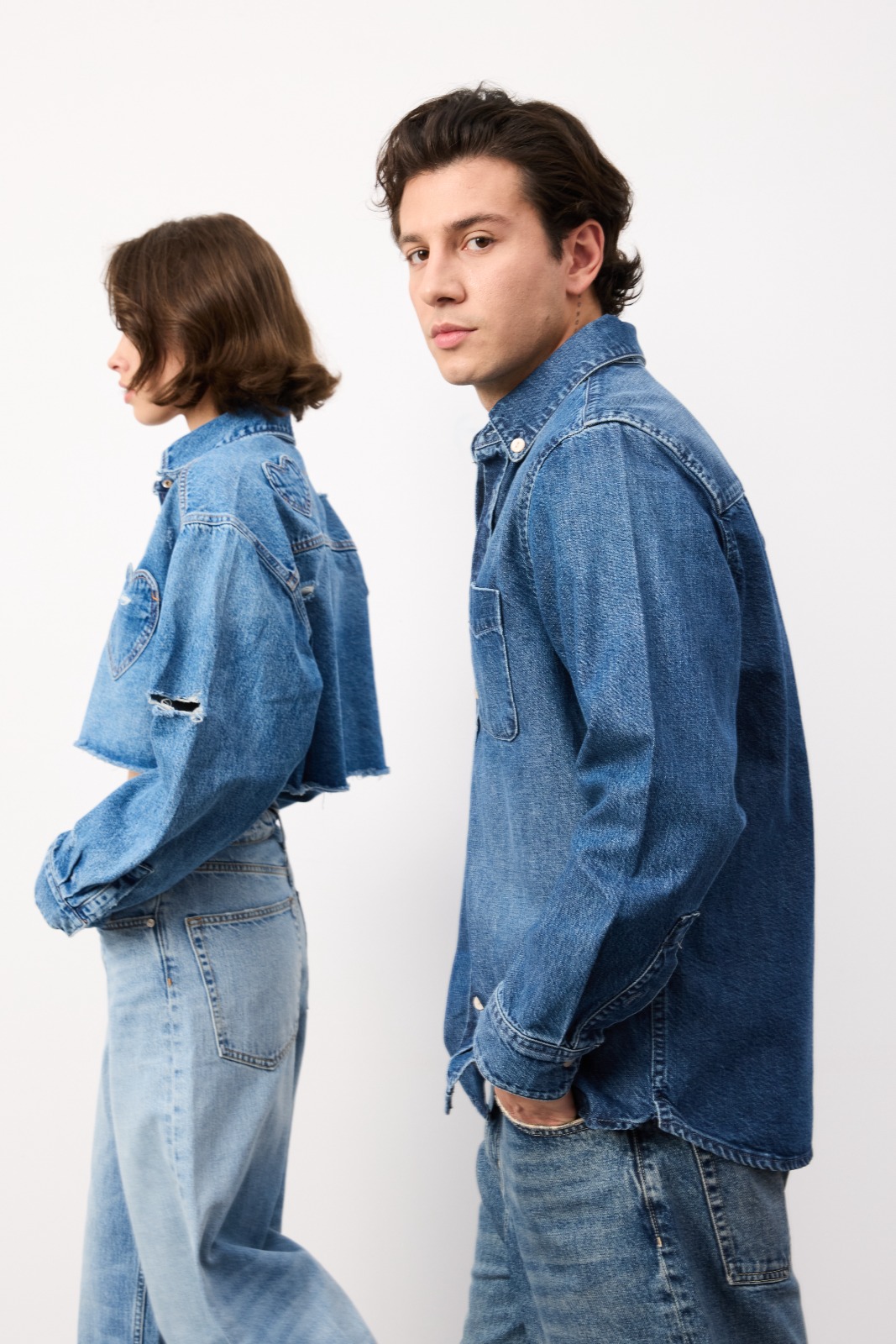 Atlas Denim kumaşından üretilen örnek denim ürün — manken çekimi 24