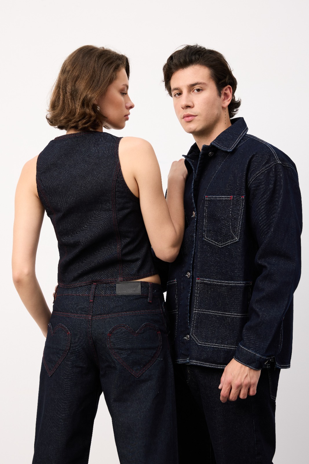 Atlas Denim kumaşından üretilen örnek denim ürün — manken çekimi 26