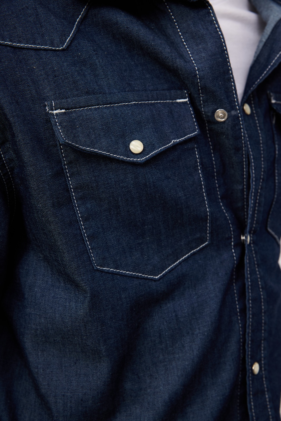 Atlas Denim kumaşından üretilen örnek denim ürün — manken çekimi 30