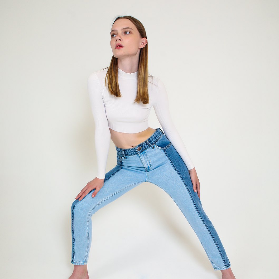 Atlas Denim denim kumaş doku ve yıkama detayı — yakın plan 15