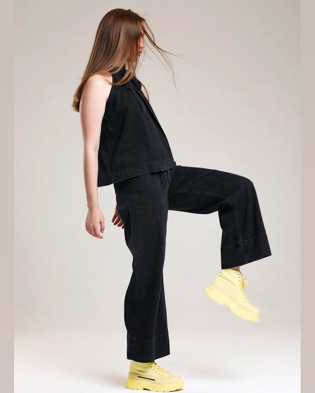 Atlas Denim denim kumaş doku ve yıkama detayı — yakın plan 19